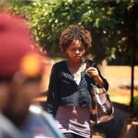 в магазин шла