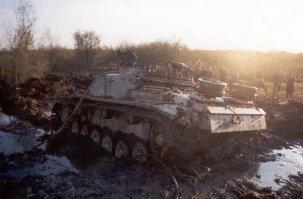 а как же этот ШТУГ ? знаменитая машинка, жаль судьба ее печальна. угробили хороший экспонат.