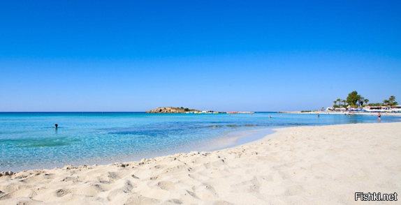 Никосия, Кипр песочек изумительный. Были на экскурсии в этом городе, пляж запомнился.