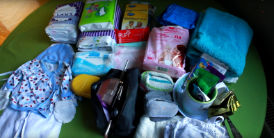 Только из России девушка взяла с собой кружку, тарелку, ложку