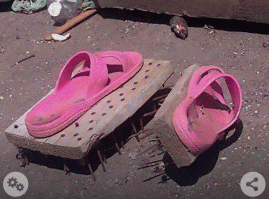 У меня такие в гараже валяются. Кто ремонт сам делал, поймёт. Удобные тапки полы заливать.