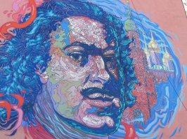 у нас в Туле тоже много граффити появилось, причем в общественных местах (например- подземные переходы) - по спец.заказу местных властей) большинство граффити именно на тему исторических личностей, ВОВ. Фото для примера: