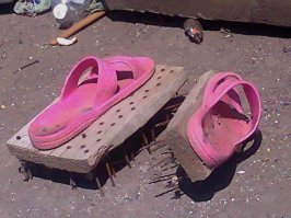 Самодельные тапки для прокалывания почвы. Дешево и сердито. Ничего сверхестественного - для того кто в теме.