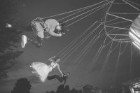 притом рисковал не тот который на карусели...