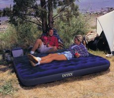 Ну т.е. этот отель предназначен для домашних тупых п..зд! Которым лень везти палатку и матрас на природу. И которые потом будут рассказывать своим друзьям "У меня был такой невероятный опыт, аж дух захватывает".

Всё гораздо проще дамы и господа.