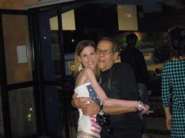 так вот откуда выражение взялось:
за швабрами не прятаться, на мухах не летать! (из детских воспоминаний)
причем тут диета? если мозг отсутствует, то ничего ты не сделаешь. дура она и есть дура.
что получает этот человек от нее ? секс? да ну на.....  костьми громыхает