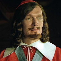 Александр Трофимов - кардинал Ришелье. Озвучивал, кстати, Михаил Козаков.