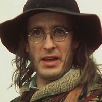 Да-да, мистер Эй - тот самый Жак Паганель:) Причём похоже, что очки они носят одни и те же