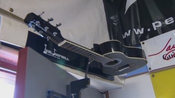 ДВЕРНОЙ ЗВОНОК? Скорее уж сигнализатор открытия дверей, вместо банальных колокольчиков.