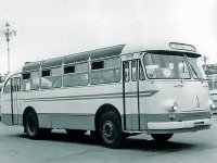 Ну уж если ностальгировать, то ЛАЗ моего детства: 

А вот ЛиАЗ моего детства (строго говоря, это ЗиЛ, но...):

И вообще, столько стонов по поводу ЛиАЗ, но даже модель толком написать не смог - нет такого басика "ЛиАЗ 3667" - всю свою сознательную жизнь он 677-м был. Да и есть местами.