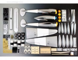 Помню смутно но в детстве был такой самолетик.