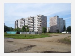 По сравнению с теми домами, что в тексте, да, считаю красивые. И дело даже не в обшарпанности, как Вы пишете. Вот, например, тоже дома в Ногинске, вроде необшарпанные, но на мой взгляд, они больше подходят под звание "унылой типовой застройки".