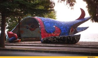 Многие остановки, прямо произведения искусства. Пост классный, сама часто бывая в разных уголках мира, обращаю внимания на остановки, особенно на старые. Это интересно.
