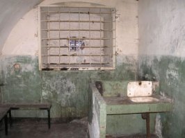 Ха тюрьма, курорт! Ты к нам давай.