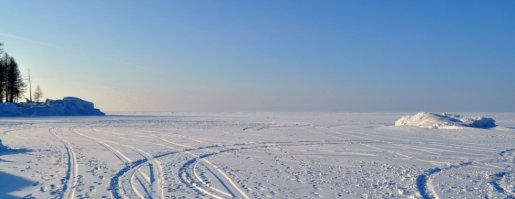 Вот все насмотрятся картинок таких и хотят такое увидеть, думая, что добрался до Байкала и вот такое всё прозрачное. Да нет, здесь вот такое всегда: