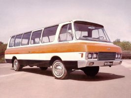 На базе ЗИЛ-118 ещё и автобусы "Юность" делали