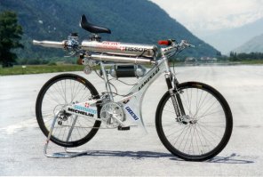 236 км\ч КАРЛ! А тормоза то вибрейки... Сэкономиля мля....