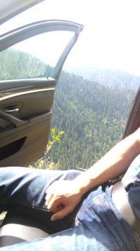 18 июня 2016...трасса трансфэгэрэшан,Румыния открылась....самаю красивая дорога по версий топгир,была жара но снег не успел оттаять....я с дуру залез в снег потом не смог выйхать...на зимней резине! ))