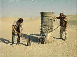 1 водовоз был из "Волга-волга"
2 без колонки из Кин-дза-дзы пост не полон