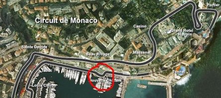 Это специально сделали, типо как на F1 в Монако, на выходе из тоннеля. Что бы скорость очень большой не была.