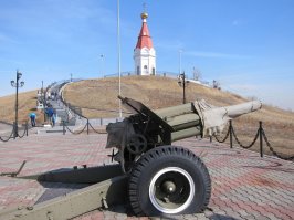Красноярск. Каждый день в 12-00 стреляет наша пушка. Обедать садимся под её залп.
