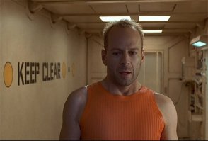 Общество готовят к квартирам а-ля "пятый элемент" =)
Минимум пространства - максимум функционала.