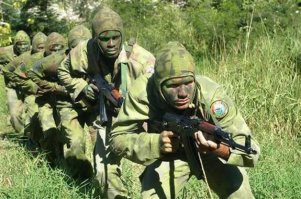 Ну хоть и баян, но чё минусите-то? Вот например Чёрные осы кубинские, тоже смеются, а это одно из жутчайших подразделений на Земле.