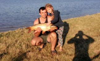 Не в обиду, но я бы отпустил. Не беру карпят меньше кило, а вот карася беру всякова...... но это мой бздык))))
 Летом 2016 взял с собой один раз дочу с ночевкой, так потом все лето со мной проездила. И сейчас сезона рыбалки ждет, наверное, больше меня. И это мы с ней еще на поплавок не ловили, только спининги (там где ловили с поплавком делать нечего).......