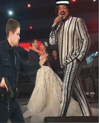 Похоже , Филю все таки упекли в тюрьму за воровство чужих песен.:)