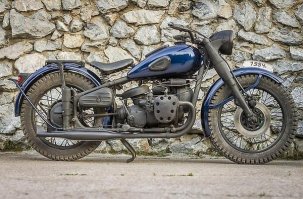 Новый американский мотобренд Vanguard представляет мотоцикл Roadster 