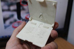 Спасибо, буду знать. Когда в 90-х плотно ходил в походы, пользовались либо солнечным компасом (не знаю как он правильно называется), либо по стрелочным часам и тени направление определяли, потому как магнитные компасы безбожно врали.