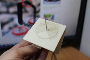 Спасибо, буду знать. Когда в 90-х плотно ходил в походы, пользовались либо солнечным компасом (не знаю как он правильно называется), либо по стрелочным часам и тени направление определяли, потому как магнитные компасы безбожно врали.