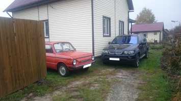 квартиру, дачу и вот этих 2х красавцев!))) 1983г. и 2006г.