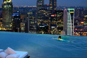 Бассейн отеля Marina Bay