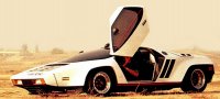 Ну, а причем тут Фиораванти из студии Pininfarina? Зачем вообще сравнивать создателя этого автомобимля с каким-то дизайнером, если он просто взял и скопировал дизайн своего автомобиля с конкретной модели?
1978 – Vector W2 Prototype