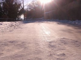 В Алупке я живу, а обратно на работу, в Ялту только 2-ого февраля выбрался... (фото 30-го января в 15ч.51м., 15ч.57м. - "маршрутки" не "ходят"...)