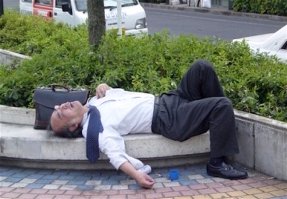 А кто мешает - в топку? Дядька-то в возрасте, вдруг плохо ему, вдруг помер уже..