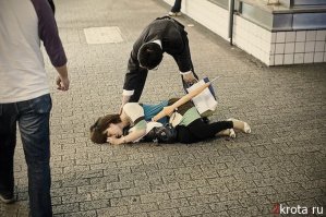 Это всего лишь расплата за "японское экономическое чудо", у них даже есть термин для смерти от переутомления ...ах да, еще и количество психических заболеваний -термин "шизофрения" пришлось в Японии отменить -слишком уж много стало больных.