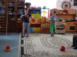 кому как, кому то и тянуть за верёвочку тоже ощущение управление машиной, мне же нравится управлять самому оборотами и тягой, а не ждать когда автомат сам надумает переключится. автомат конечно легче, не вопрос, никто и не спорит, где то даже лучше чем мкп, где то хуже.