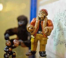 Это перепост с Пикабу 
Автор модели вас не услышит в этом посте.
Там в другом своём посту автор модели еще из хлеба разные поделки демонстрирует