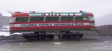  В интернете продают vip-маршрутку на гусеницах за $135 тысяч