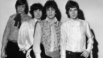 Rainbow Блэкмор
Dire Straits
Deep Purple
Scorpions
И кончно Pink Floyd с Сидом :)
+Эрик Клэптон и Карлос Сантана

зы пишу комент под Rainbow Kill the King - всем бобра