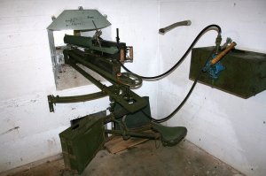 при работе в бункерах и блиндажах еще могли использовать проточное охлаждение ствола