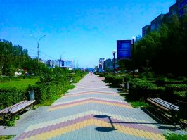 Липецк. Не могу найти старую фотографию, но ещё не так давно этот бульвар был просто заасфальтирован (мастами) и со всех сторон облеплен киосками.