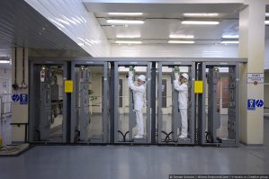 Сталки по ЧАЭС - деревни, переходы, питье местной воды, ночевка там же это все ... малость не понятный мне экстрим и игра в "русскую рулетку" со своим здоровьем. Ты хоть женат? Детишки есть у тебя?
Кстати по радиации. После таких ... походов желательно провериться более досконально, чем это возможно простым (даже сюпер-пюпер) дозиметром. Проверить то что ты надышал в легкие (и т.д. с кровотоком) и скушал-выпил