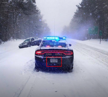 Интересно, почему на этих двух разных труперах из Нью-Гэмпшира одинаковые номера?