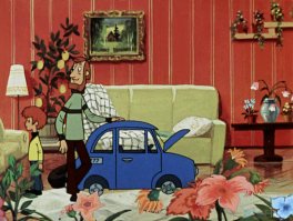 ВАЗ-2115 затаскивают в окно