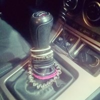 - аха, ну прям как у моей жены)))) еще не хватает в пепельнице всяких там заколок.