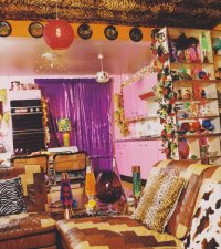 Наркоманно-кальянная?