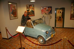 эту троицу переставили?
там море машин на которые интересно посмотреть. к сожалению не фотографировал таблички с названиями